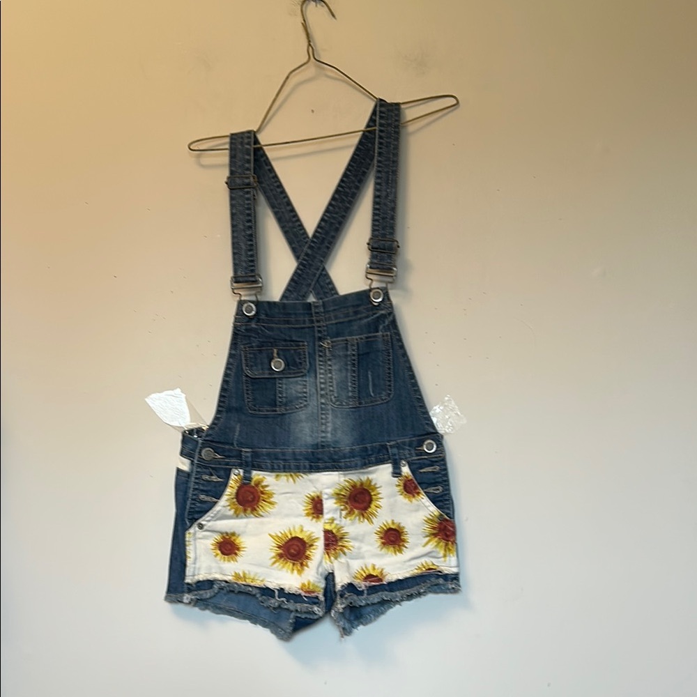 Hot Kiss Denim coveralls shorts with sunflower patterned trim frayed hem size 3